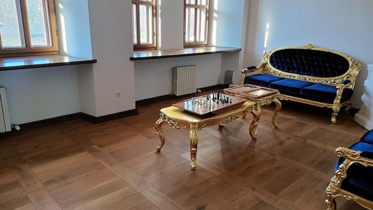 Parchetul Versailles în restaurarea palatelor și vilaelor: studii de caz notabile