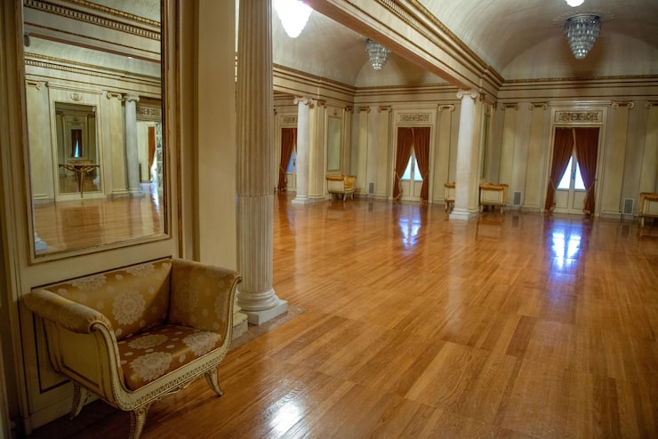 Parchetul Versailles în spații luxoase: idei de design pentru un impact maxim